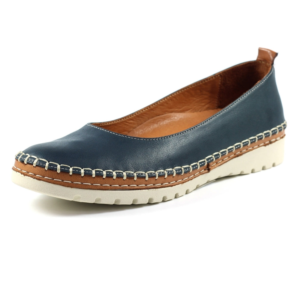 Lunar Dove Women's Slip On Leather Pump Navy