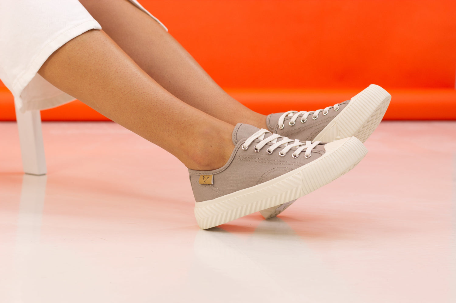Women's Canvas